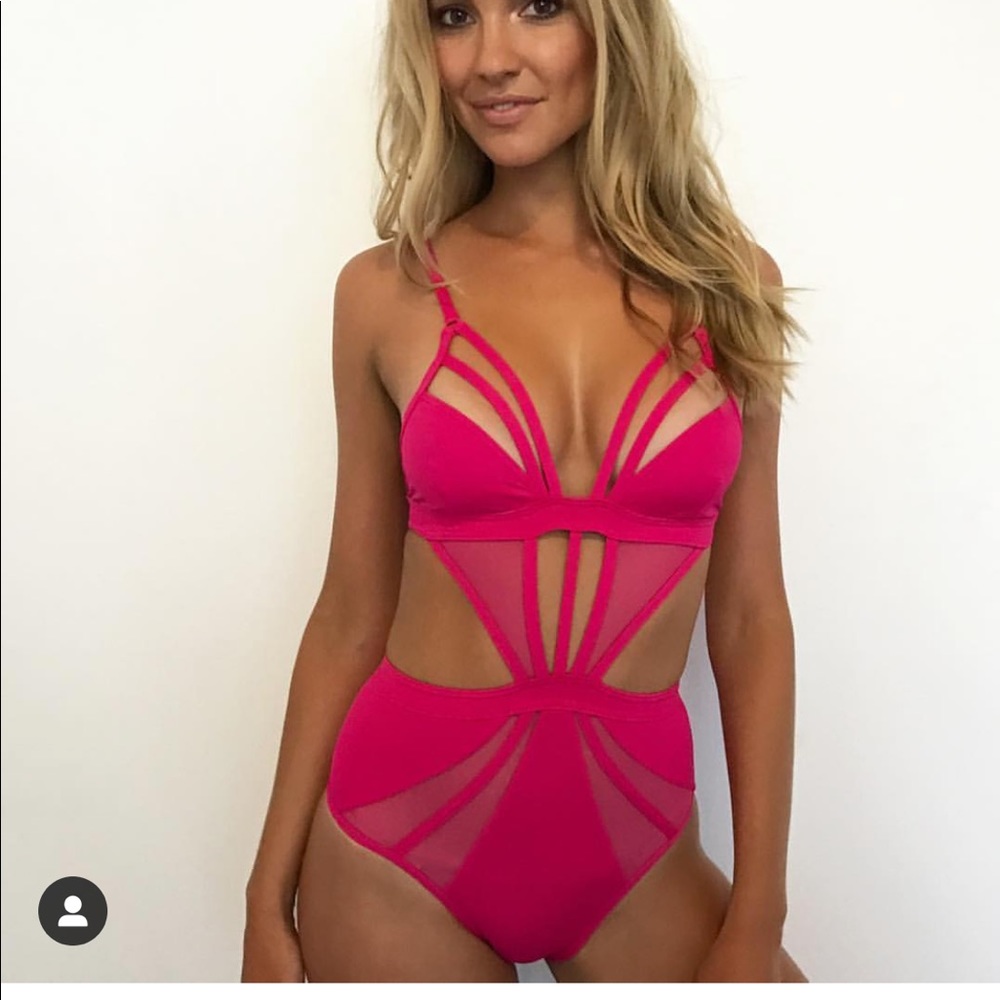Harper One Piece - Picture 3 of 5